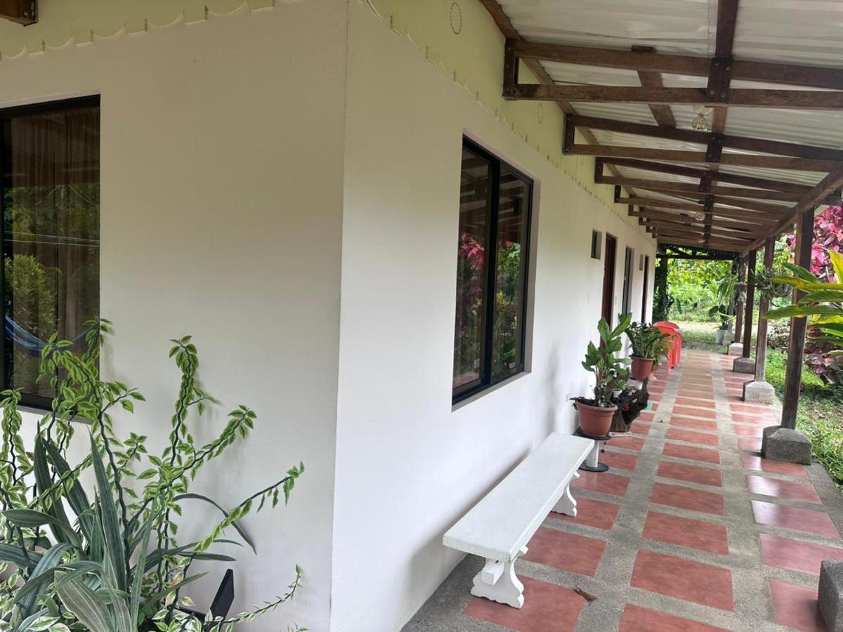 River Side Lodge Horquetas Bagian luar foto