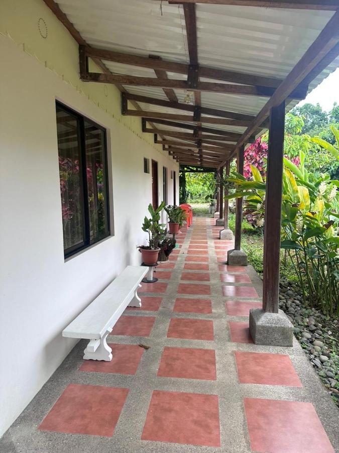 River Side Lodge Horquetas Bagian luar foto
